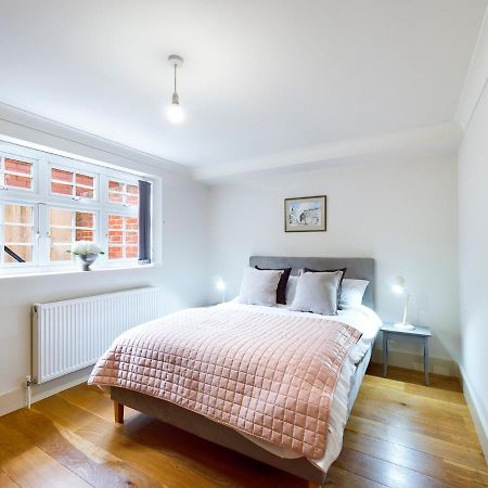 Redhill Town Centre Apartment By Livingo Luaran gambar