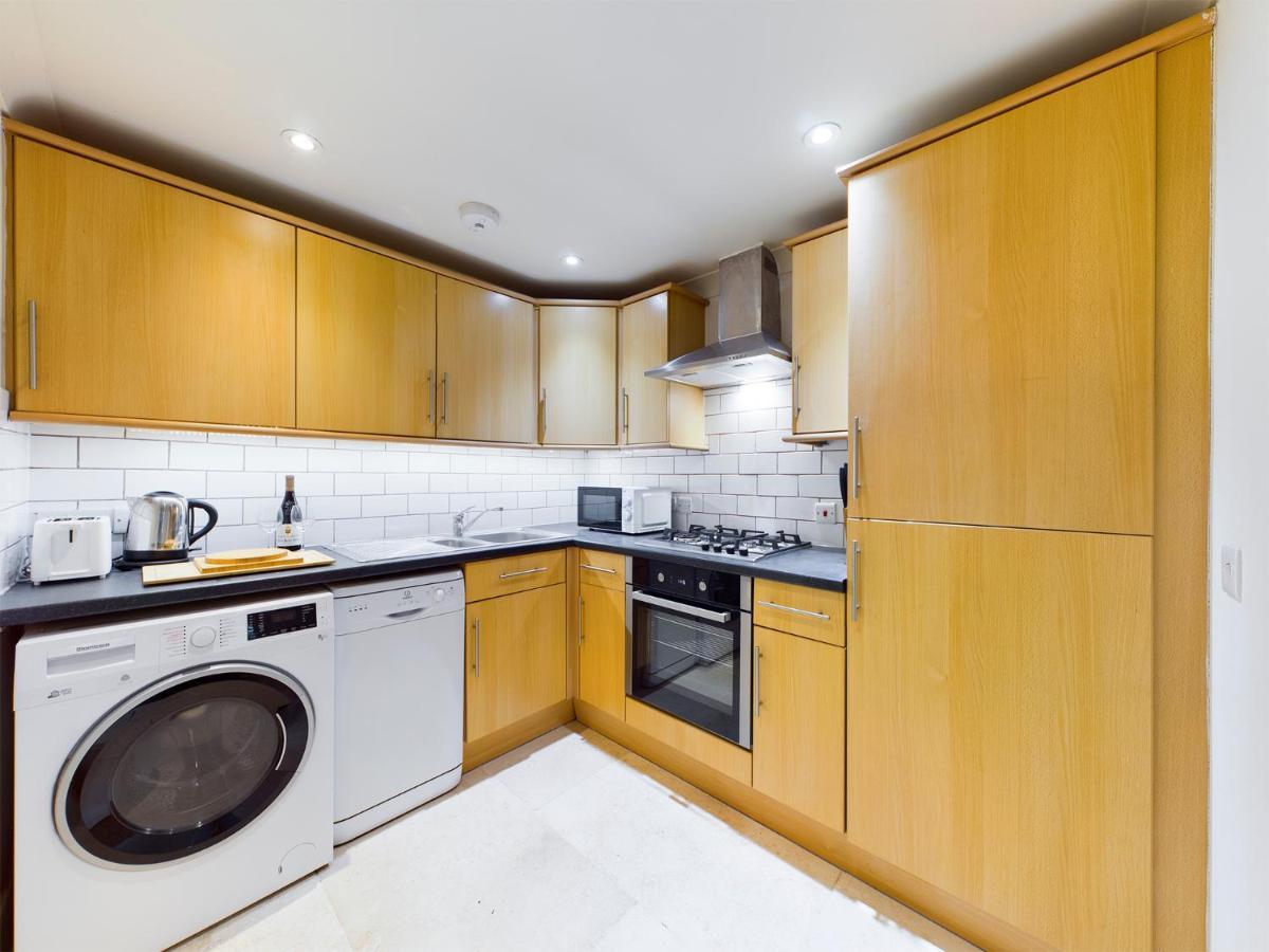 Redhill Town Centre Apartment By Livingo Luaran gambar