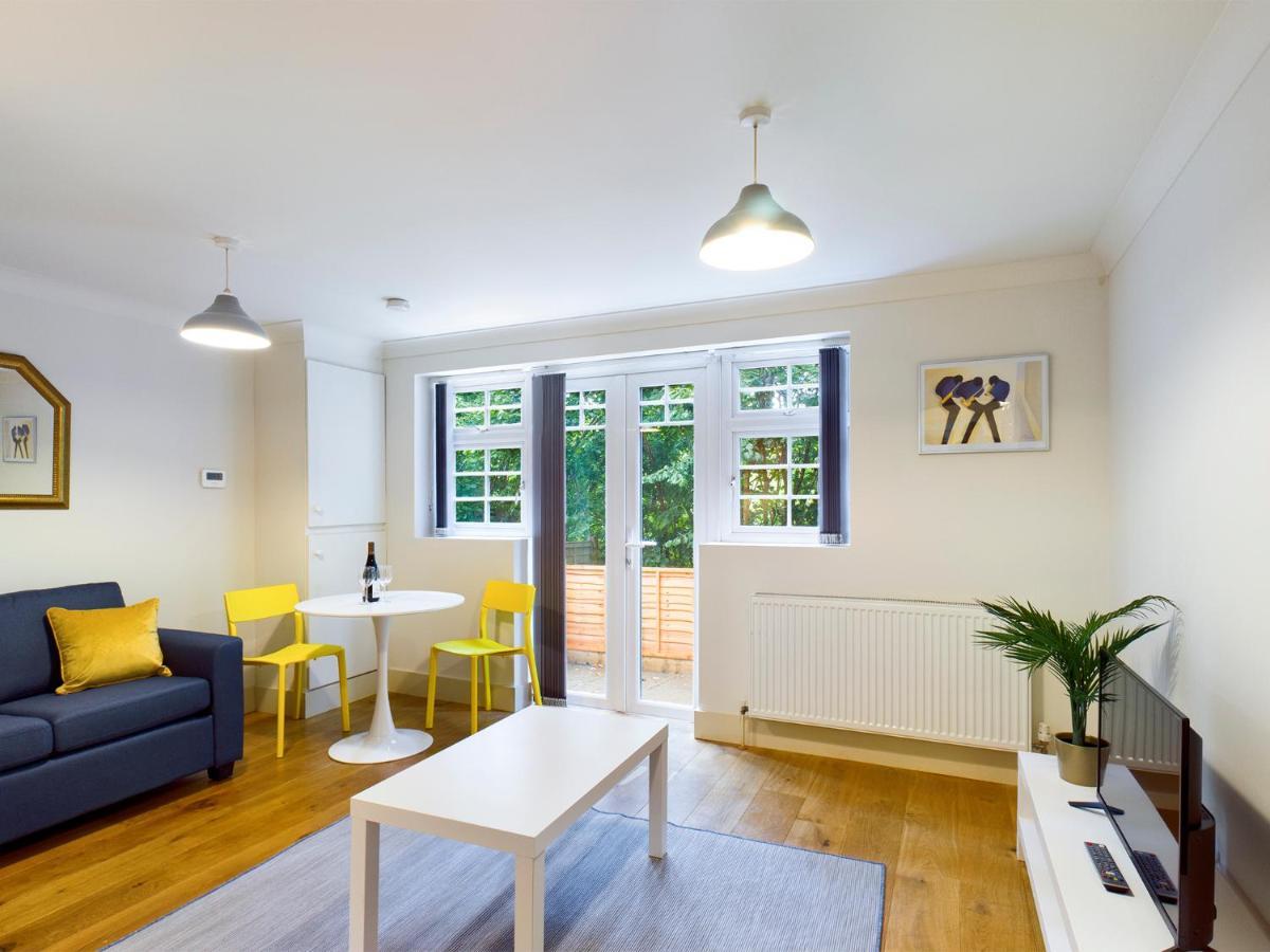 Redhill Town Centre Apartment By Livingo Luaran gambar