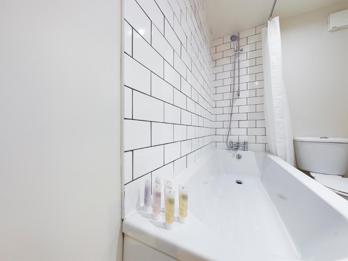 Redhill Town Centre Apartment By Livingo Luaran gambar