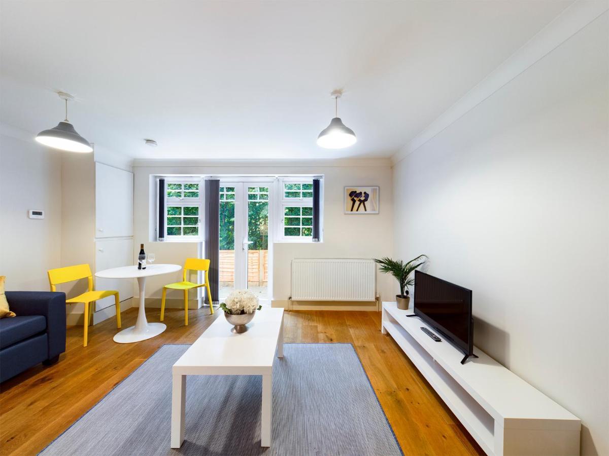 Redhill Town Centre Apartment By Livingo Luaran gambar