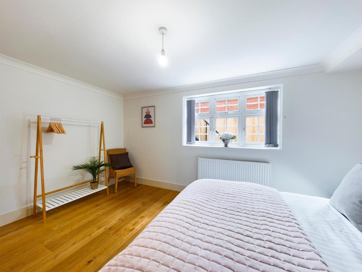 Redhill Town Centre Apartment By Livingo Luaran gambar