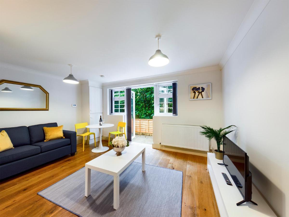 Redhill Town Centre Apartment By Livingo Luaran gambar